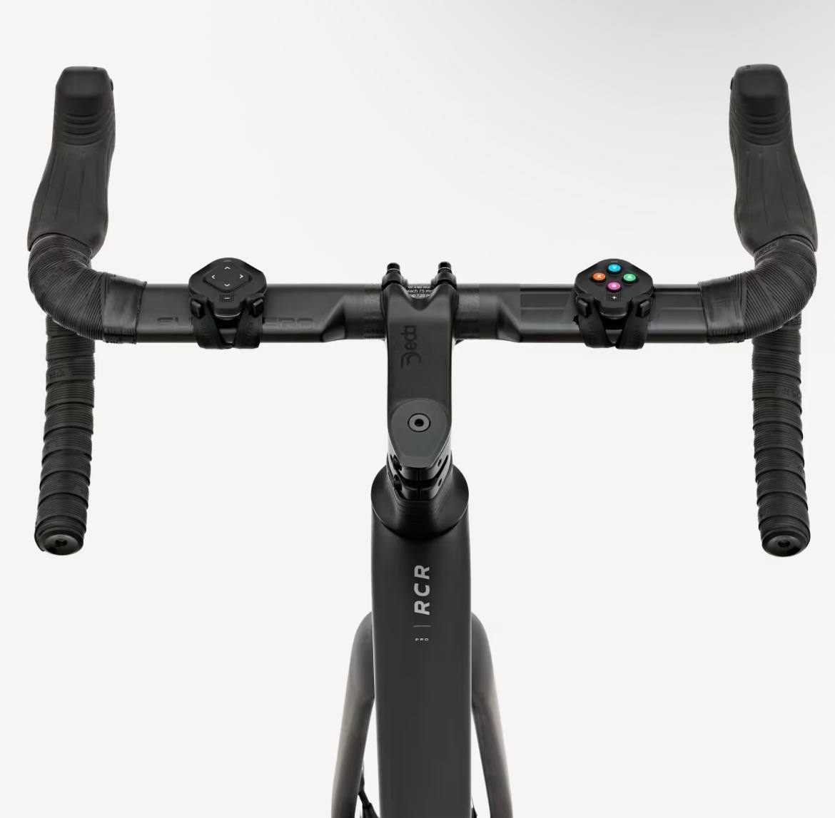 van rysel d500 – home trainer connecté direct drive van rysel d500 – home trainer connecté direct drive